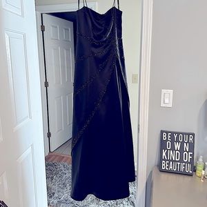 Never Worn Woman’s & / or Young Womans Formal Dress with beautiful bead detail